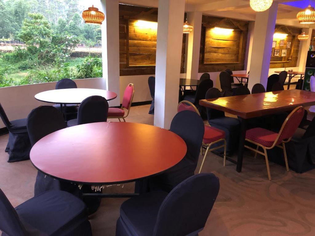 White House Riverside Retreat ナラタニヤ エクステリア 写真