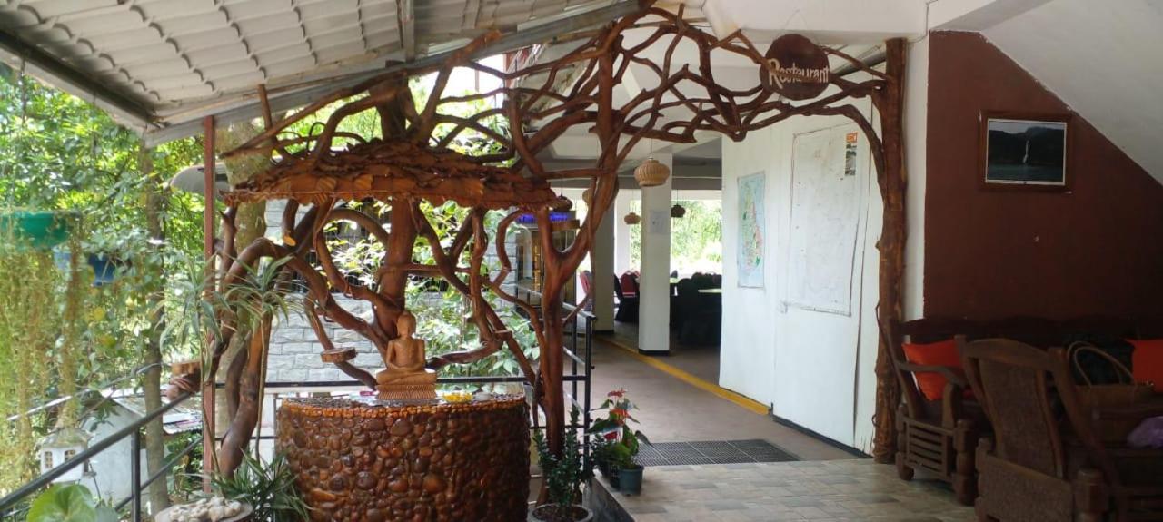 White House Riverside Retreat ナラタニヤ エクステリア 写真